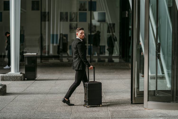Чемодан Metal Luggage, черный Чемодан Metal Luggage, черный