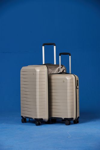 Чемодан Lightweight Luggage M, бежевый Чемодан Lightweight Luggage M, бежевый