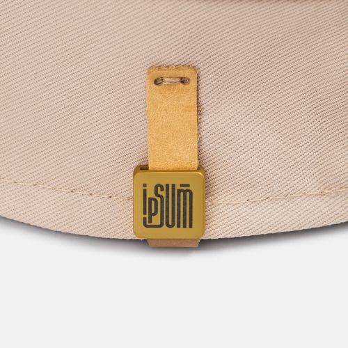 Квадратный шильдик на резинку Direct, матовый золотистый Квадратный шильдик на резинку Direct, матовый золотистый