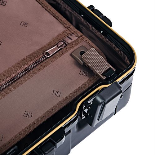 Чемодан Metal Luggage, черный Чемодан Metal Luggage, черный