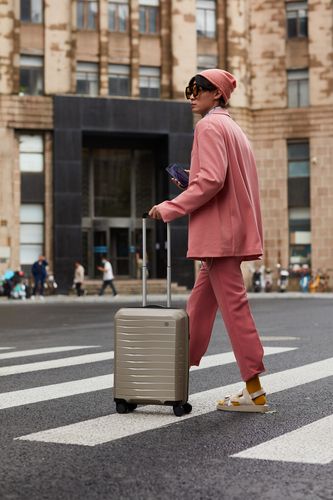 Чемодан Lightweight Luggage S, бежевый Чемодан Lightweight Luggage S, бежевый