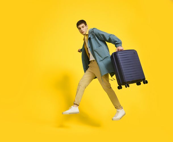Чемодан Lightweight Luggage M, синий Чемодан Lightweight Luggage M, синий