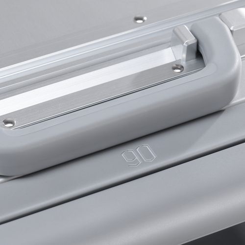Чемодан Metal Luggage, серебристый Чемодан Metal Luggage, серебристый