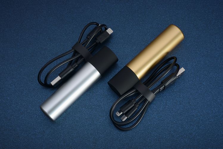 Внешний аккумулятор stickBank 2600 mAh, золотистый Внешний аккумулятор stickBank 2600 mAh, золотистый