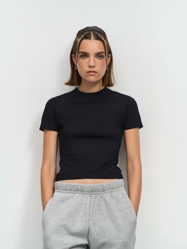 Футболка женская Lilia, черная Футболка женская Lilia, черная