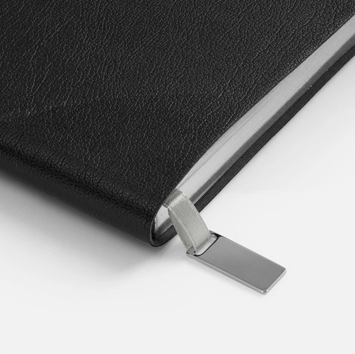 Ежедневник Petrus, недатированный, черный с серебром Ежедневник Petrus, недатированный, черный с серебром