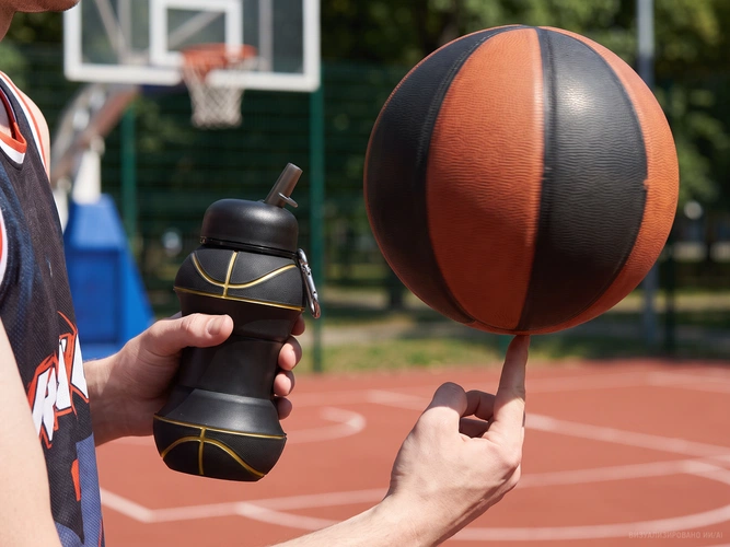 Складная бутылка для воды Basketball Flex, черная Складная бутылка для воды Basketball Flex, черная