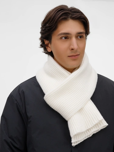 Шарф Laconi, молочно-белый Шарф Laconi, молочно-белый