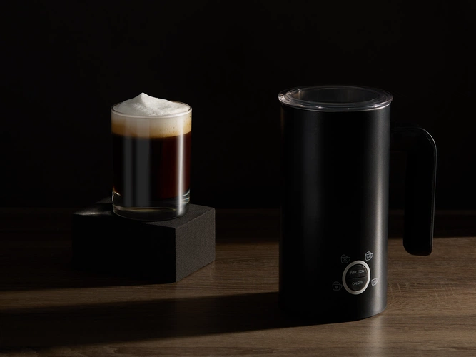 Электрический вспениватель молока Creamistry, черный Электрический вспениватель молока Creamistry, черный