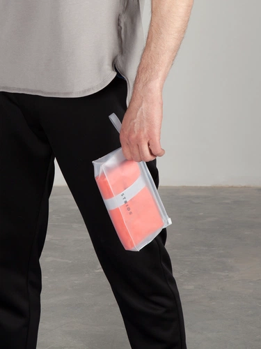 Спортивное полотенце Vigo Small, красное Спортивное полотенце Vigo Small, красное