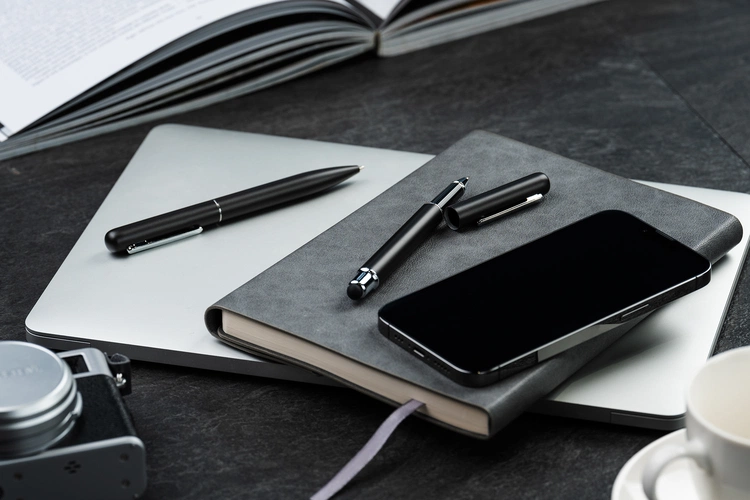 Роллер Scribo со стилусом, матовый черный Роллер Scribo со стилусом, матовый черный