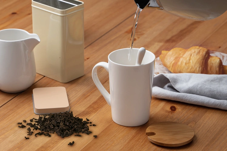 Кружка Parley с ложкой и бамбуковой крышкой Кружка Parley с ложкой и бамбуковой крышкой