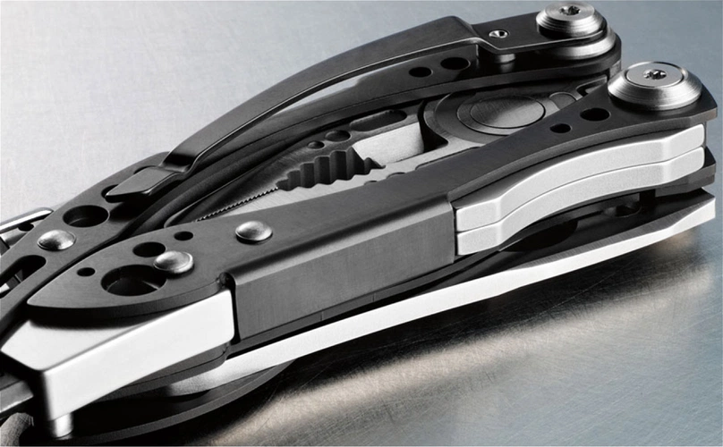 Мультитул Skeletool CX, стальной с черным Мультитул Skeletool CX, стальной с черным