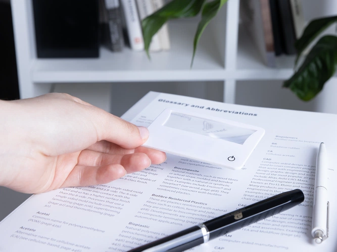 Лупа Visionary с подсветкой, белая Лупа Visionary с подсветкой, белая