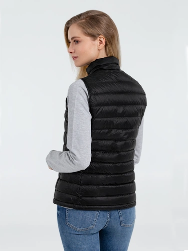 Жилет женский Wilson BW Women, черный Жилет женский Wilson BW Women, черный