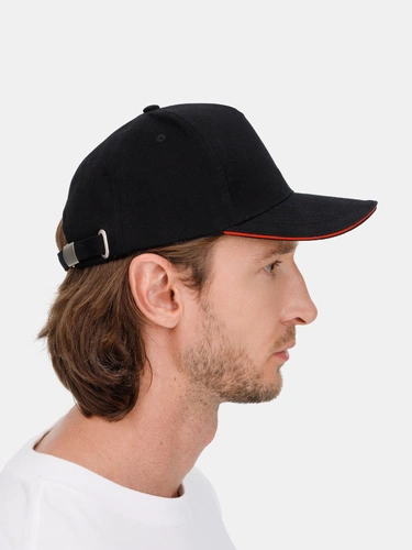 Бейсболка Classic 2.0, черная с красным кантом Бейсболка Classic 2.0, черная с красным кантом