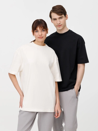 Футболка оверсайз унисекс Sideline, молочно-белая Футболка оверсайз унисекс Sideline, молочно-белая