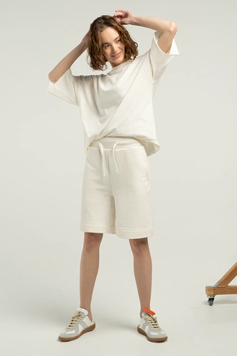 Шорты J3, молочно-белые Шорты J3, молочно-белые