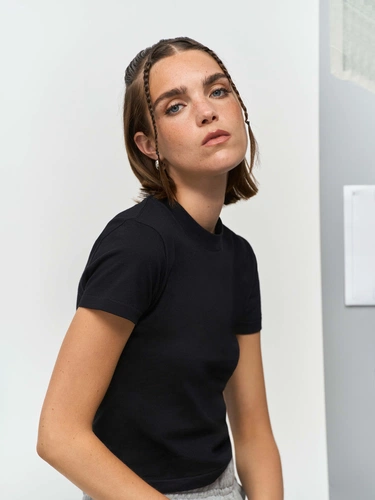 Футболка женская Lilia, черная Футболка женская Lilia, черная