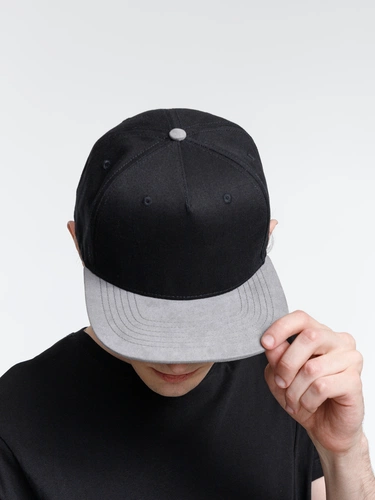 Бейсболка Foreside с прямым козырьком, черная с серым Бейсболка Foreside с прямым козырьком, черная с серым