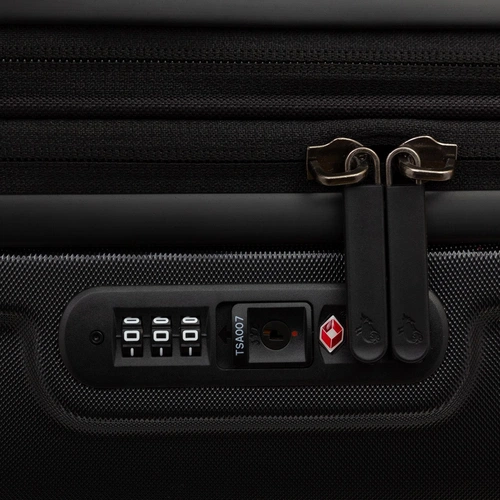 Чемодан Logoduck M, черный Чемодан Logoduck M, черный