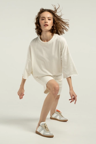 Футболка унисекс оверсайз T1, молочно-белая Футболка унисекс оверсайз T1, молочно-белая