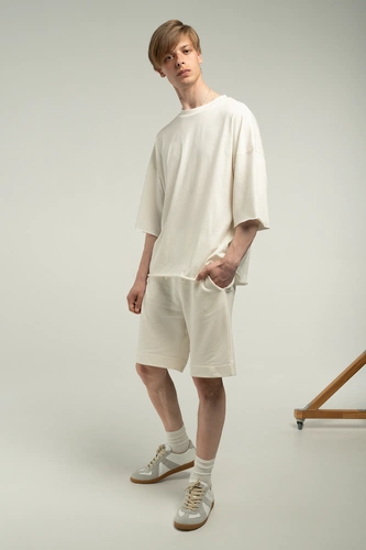 Футболка унисекс оверсайз T1, молочно-белая Футболка унисекс оверсайз T1, молочно-белая