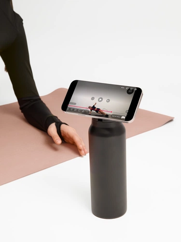 Термобутылка Magnus с магнитным держателем для телефона, черная Термобутылка Magnus с магнитным держателем для телефона, черная