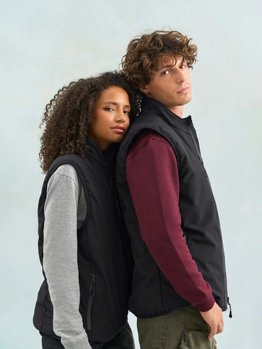 Жилет софтшелл унисекс Falcon BW, черный Жилет софтшелл унисекс Falcon BW, черный