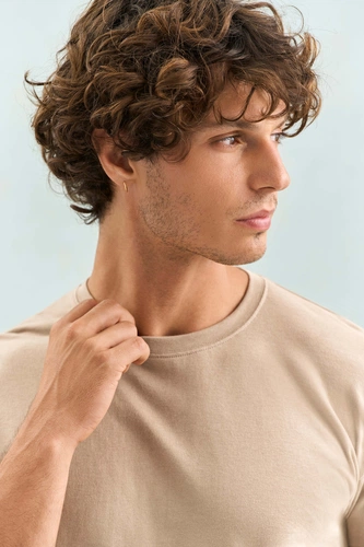 Футболка унисекс Regent 150, серо-бежевая Футболка унисекс Regent 150, серо-бежевая