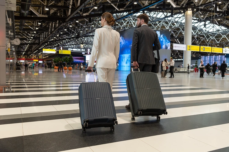 Чемодан Santiago M, темно-синий Чемодан Santiago M, темно-синий