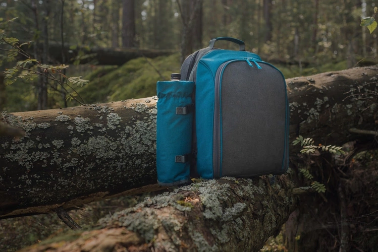 Набор для пикника Fridag на 2 персоны, темно-синий с серым Набор для пикника Fridag на 2 персоны, темно-синий с серым