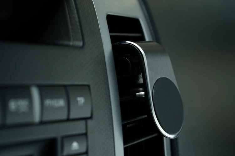 Магнитный держатель для смартфонов Pinch, серебристый Магнитный держатель для смартфонов Pinch, серебристый