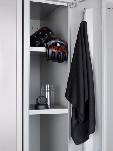 Охлаждающее полотенце Frio Mio в бутылке, черное Охлаждающее полотенце Frio Mio в бутылке, черное