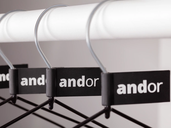 Вешалка Andor для одежды, черная Вешалка Andor для одежды, черная