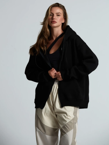 Толстовка унисекс оверсайз Zippy, черная Толстовка унисекс оверсайз Zippy, черная