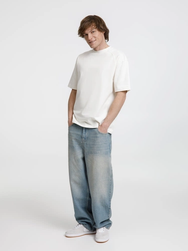 Футболка оверсайз унисекс Sideline, молочно-белая Футболка оверсайз унисекс Sideline, молочно-белая