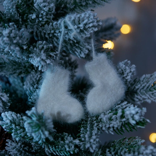 Подвеска на елку «Вьюжка», носочки, белая Подвеска на елку «Вьюжка», носочки, белая