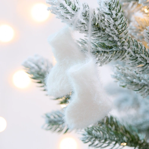 Подвеска на елку «Вьюжка», носочки, белая Подвеска на елку «Вьюжка», носочки, белая