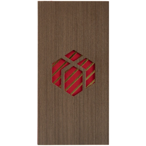 Открытка Season's Greetings, с изображением подарка Открытка Season's Greetings, с изображением подарка