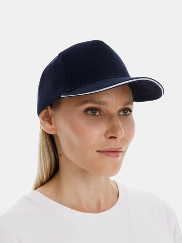 Бейсболка Classic 2.0, темно-синяя с белым кантом Бейсболка Classic 2.0, темно-синяя с белым кантом