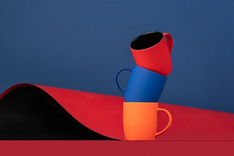 Кружка Surprise Touch Black с покрытием софт-тач, красная Кружка Surprise Touch Black с покрытием софт-тач, красная