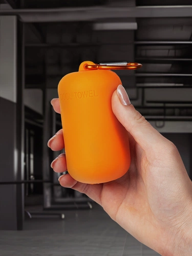 Охлаждающее полотенце Narvik в силиконовом чехле, оранжевое Охлаждающее полотенце Narvik в силиконовом чехле, оранжевое