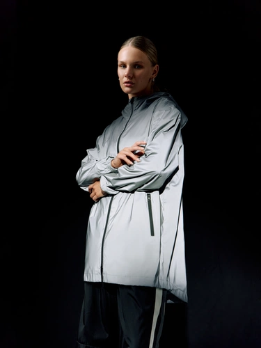 Парка Manifest из светоотражающей ткани, серая Парка Manifest из светоотражающей ткани, серая