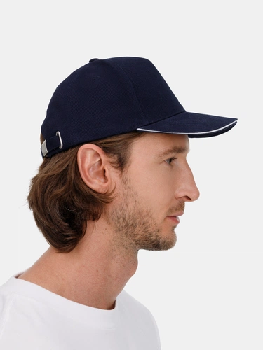 Бейсболка Classic 2.0, темно-синяя с белым кантом Бейсболка Classic 2.0, темно-синяя с белым кантом