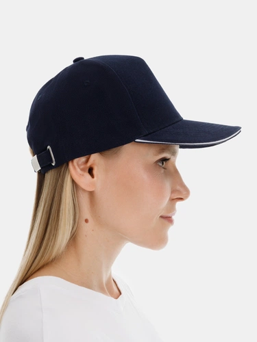 Бейсболка Classic 2.0, темно-синяя с белым кантом Бейсболка Classic 2.0, темно-синяя с белым кантом