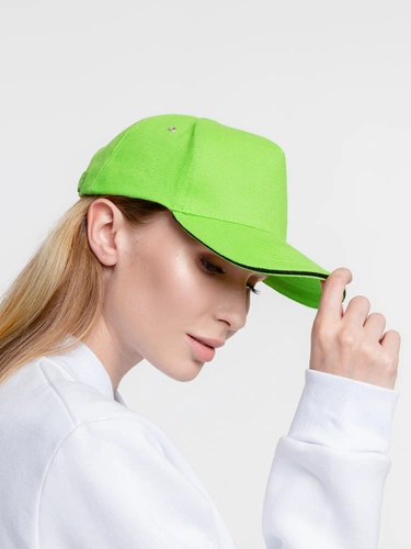 Бейсболка Classic, зеленое яблоко с черным кантом Бейсболка Classic, зеленое яблоко с черным кантом