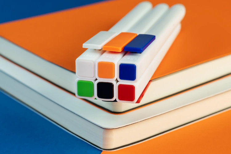 Ручка шариковая Swiper SQ, белая с красным Ручка шариковая Swiper SQ, белая с красным