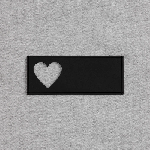 Лейбл из ПВХ с вырубкой «Сердце», черный Лейбл из ПВХ с вырубкой «Сердце», черный