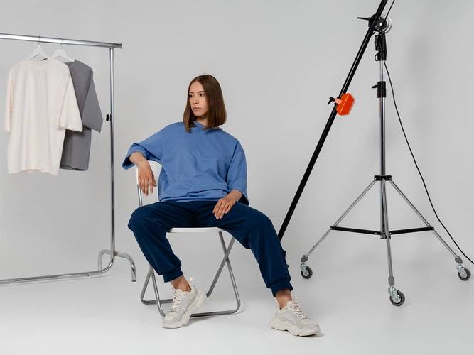 Футболка оверсайз унисекс Kosmos 2.0, синяя Футболка оверсайз унисекс Kosmos 2.0, синяя